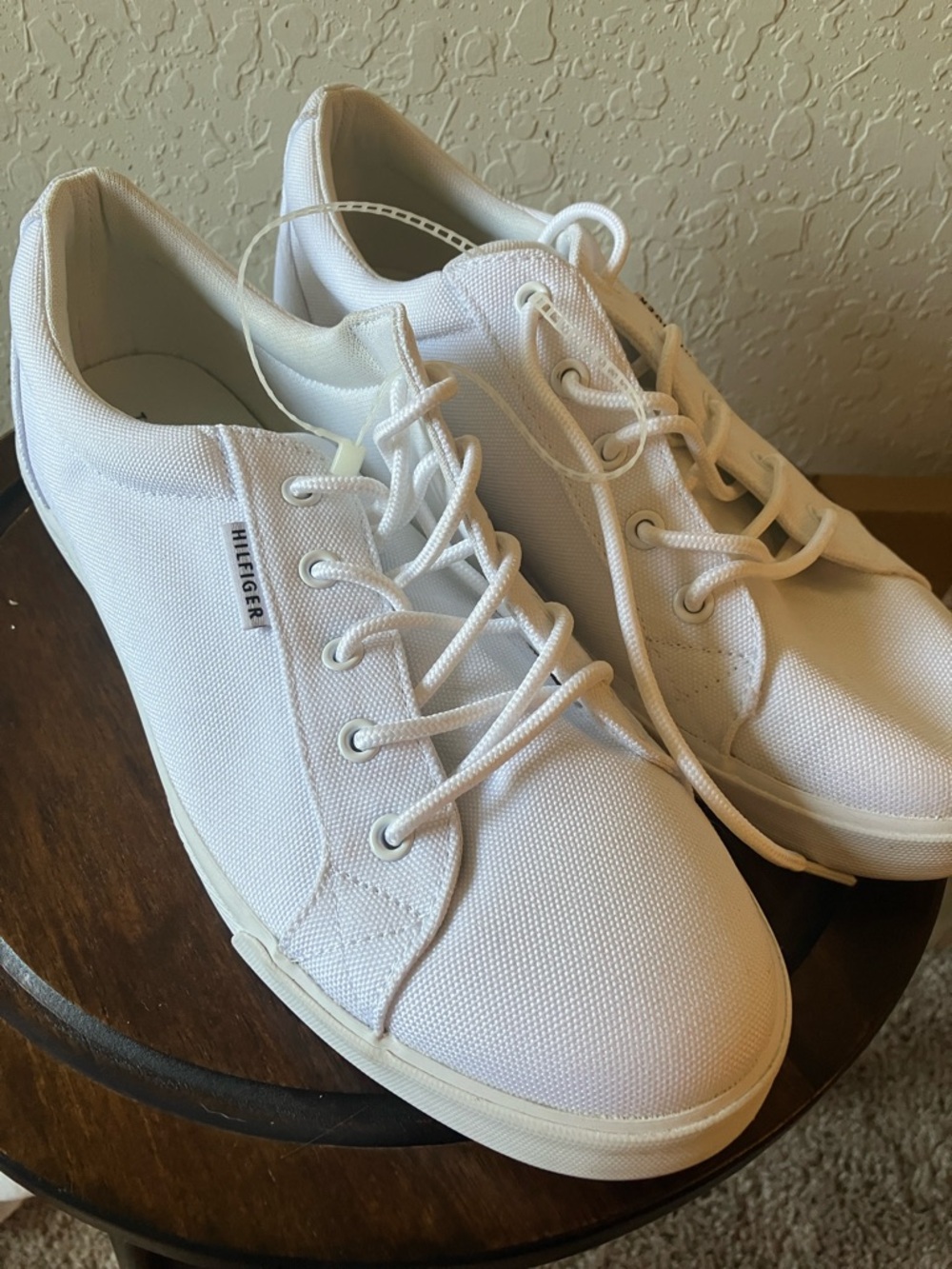 Tommy Hilfiger: Classic White Canvas Sneakers- 9